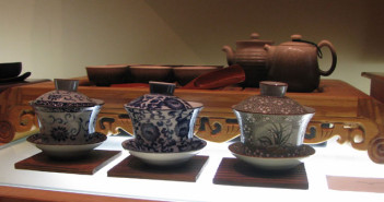 Chinese tea set with 3 Gaiwan