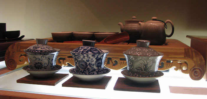 Chinese tea set with 3 Gaiwan